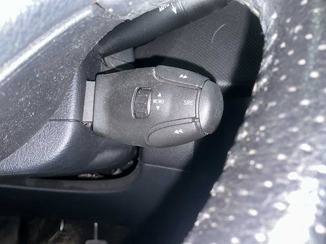 2009 peugeot 207 1.4 vti sublime personenauto - afbeelding 24 van  35