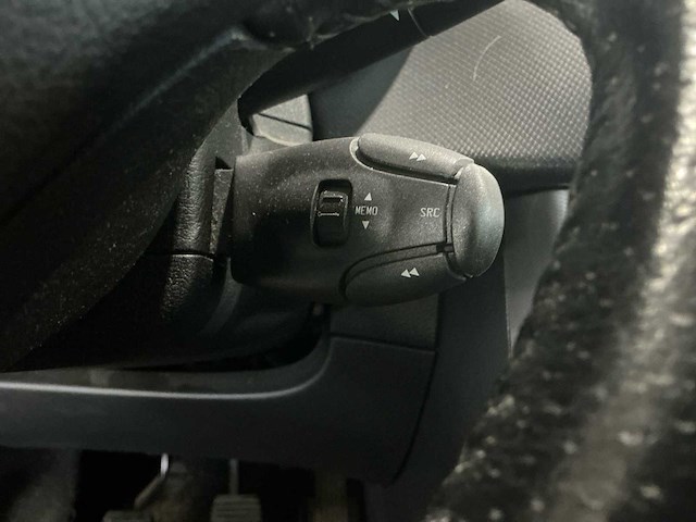 2009 peugeot 207 1.4 vti sublime personenauto - afbeelding 25 van  35