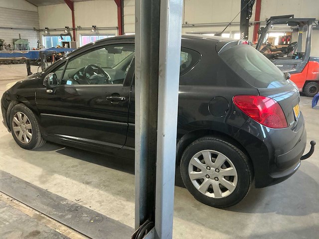 2009 peugeot 207 1.4 vti sublime personenauto - afbeelding 32 van  35