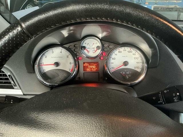 2009 peugeot 207 1.4 vti sublime personenauto - afbeelding 33 van  35