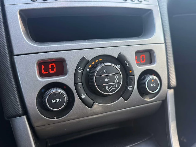 2009 peugeot 308 1.6 vti airco navi xs personenauto - afbeelding 13 van  13
