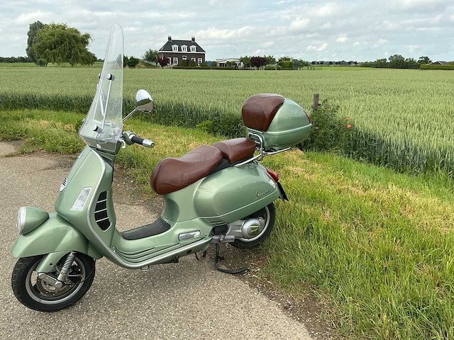 2009 piaggio gtv250ie vespa motorfiets - afbeelding 31 van  33