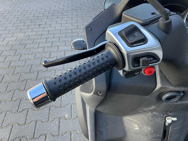 2009 piaggio mp3 lt 250 ie motorfiets - afbeelding 12 van  15
