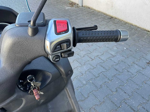 2009 piaggio mp3 lt 250 ie motorfiets - afbeelding 13 van  15