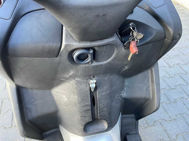 2009 piaggio mp3 lt 250 ie motorfiets - afbeelding 14 van  15