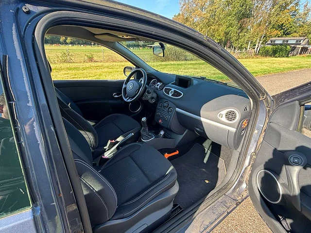 2009 renault clio 1.2 dynamique personenauto - afbeelding 8 van  12