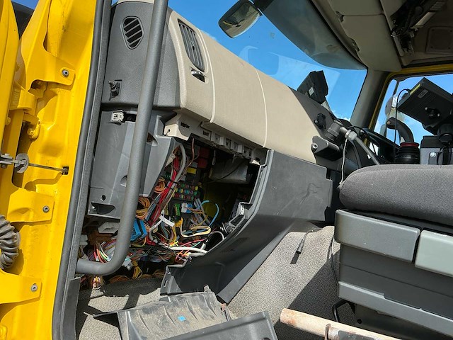 2009 renault kerax 34bpa2 vrachtwagen - afbeelding 63 van  71