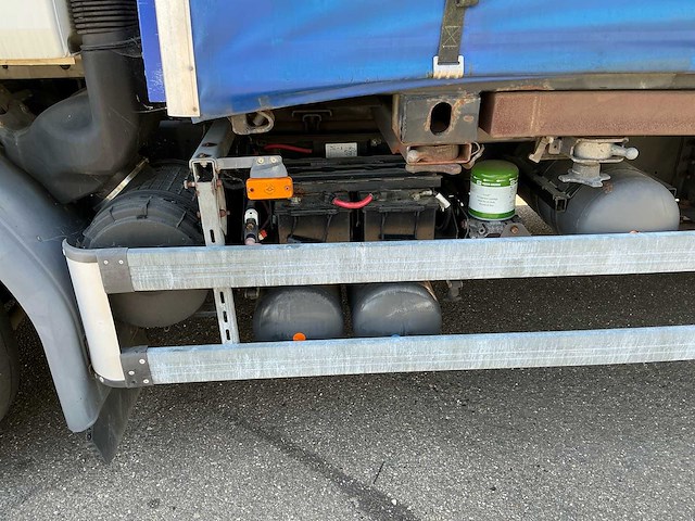 2009 renault premium 410 dxi 4x2 schuifzeilwagen met wisselopbouw en dhollandia laadklep - afbeelding 8 van  39