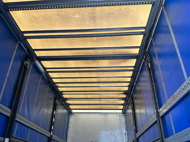 2009 renault premium 410 dxi 4x2 schuifzeilwagen met wisselopbouw en dhollandia laadklep - afbeelding 25 van  39
