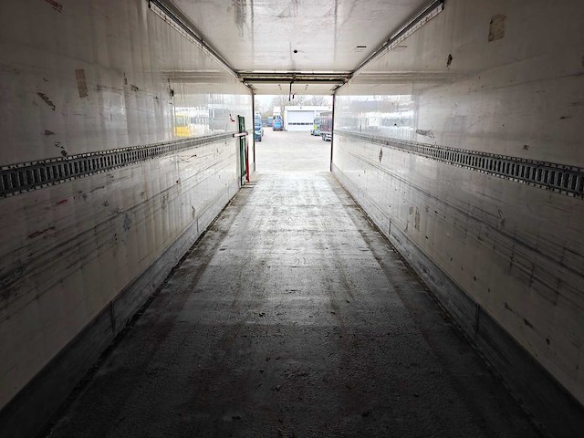 2009 renders roc 12.18 na koel-/vries trailer - afbeelding 6 van  34