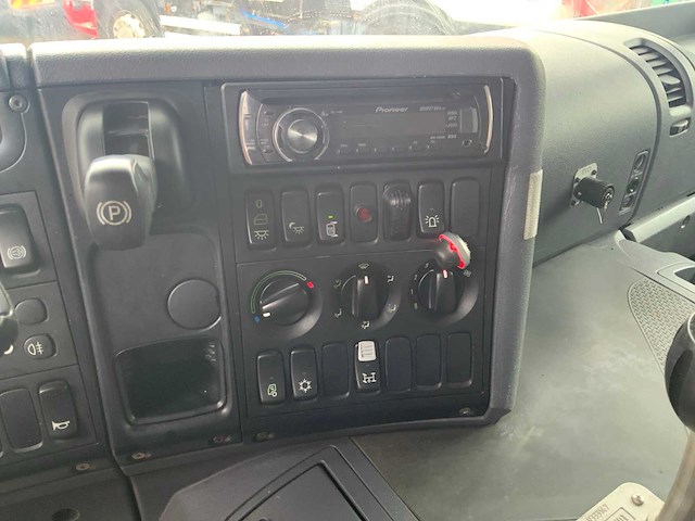 2009 scania p320db4x2hna bedrijfswagen - afbeelding 20 van  23