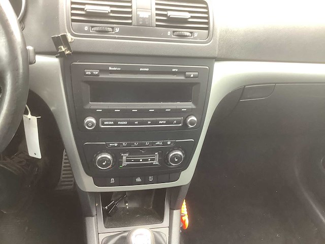 2009 skoda yeti 1.8 tsi elegance4x4 personenauto - afbeelding 8 van  17