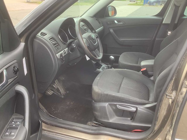 2009 skoda yeti 1.8 tsi elegance4x4 personenauto - afbeelding 16 van  17