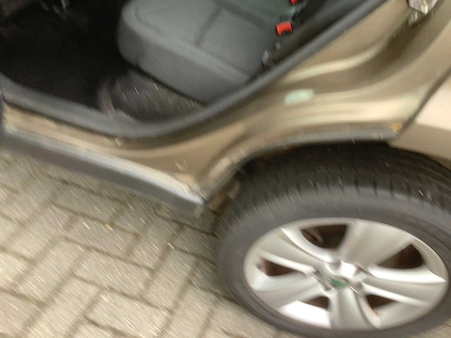 2009 skoda yeti 1.8 tsi elegance4x4 personenauto - afbeelding 17 van  17
