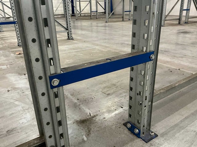 2009 ssi schafer pr600 magazijnstelling (44 secties) - afbeelding 1 van  16