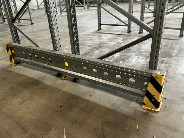 2009 ssi schafer pr600 magazijnstelling (75 secties) - afbeelding 13 van  32