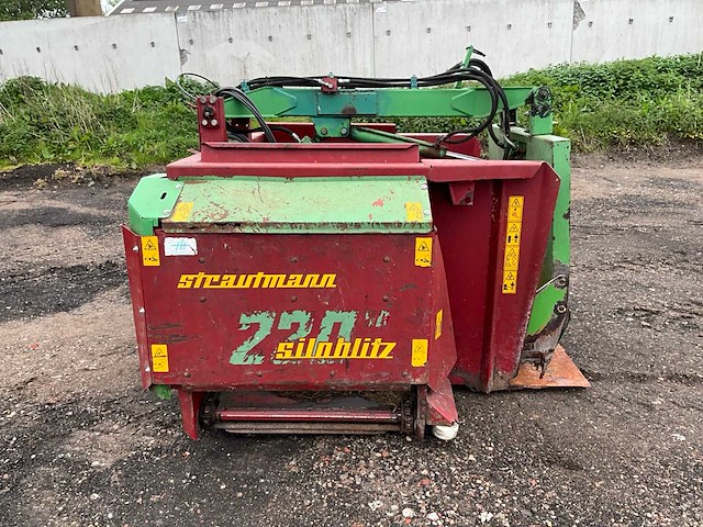 2009 strautmann siloblitz 220 sd voeruitkuilbak - afbeelding 6 van  10