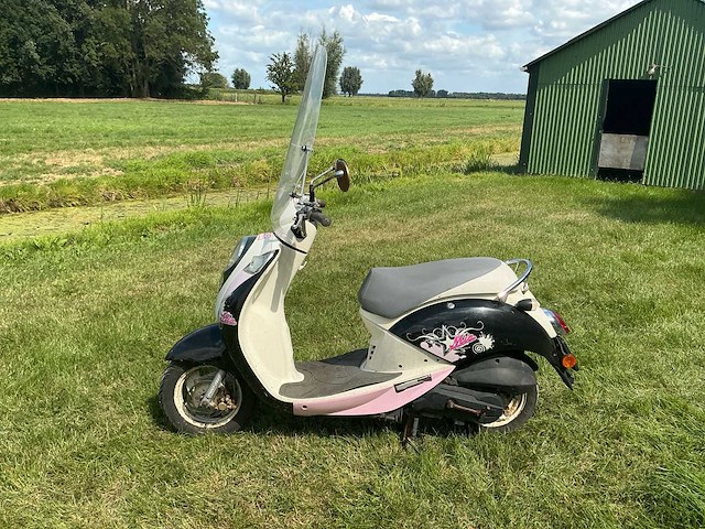 2009 sym bromscooter mio 50 scooter - afbeelding 12 van  19