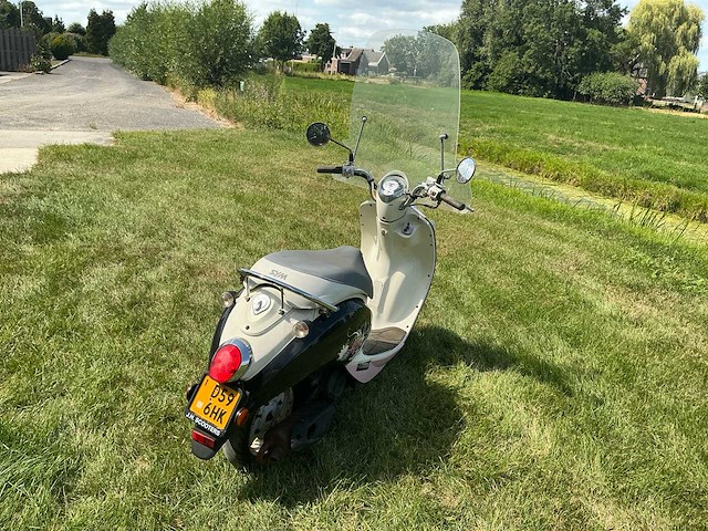 2009 sym bromscooter mio 50 scooter - afbeelding 15 van  19