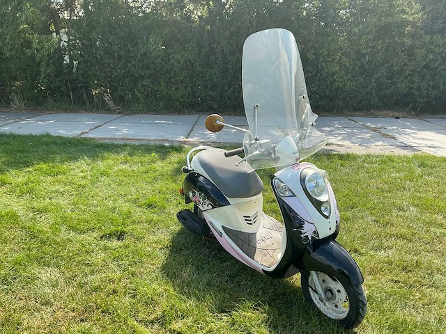 2009 sym bromscooter mio 50 scooter - afbeelding 17 van  19