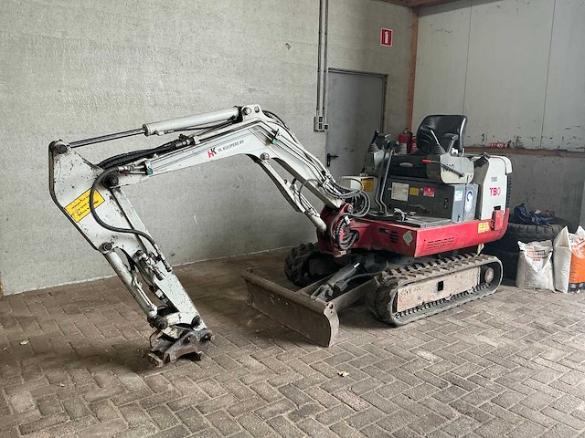 2009 takeuchi tb016 minigraafmachine - afbeelding 1 van  28