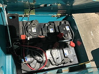 2009 tennant 7100 vast straatveegmachine - afbeelding 7 van  13