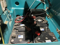 2009 tennant 7100 vast straatveegmachine - afbeelding 8 van  13