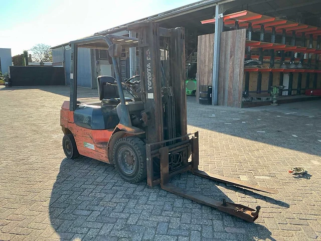 2009 toyota 02-7fd25 vorkheftruck - afbeelding 27 van  31