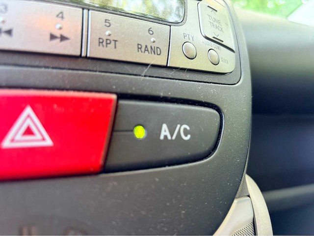 2009 toyota aygo airco - 5 deurs - 1.0-12v personenauto - afbeelding 2 van  12