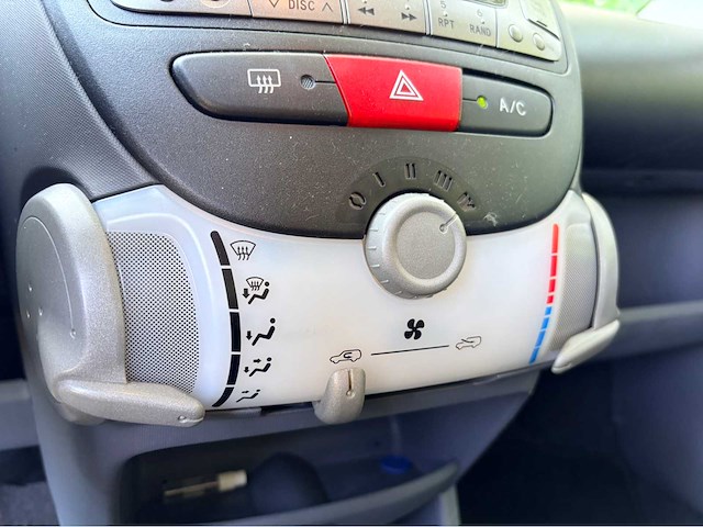 2009 toyota aygo airco - 5 deurs - 1.0-12v personenauto - afbeelding 3 van  12