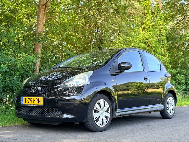 2009 toyota aygo airco - 5 deurs - 1.0-12v personenauto - afbeelding 1 van  12