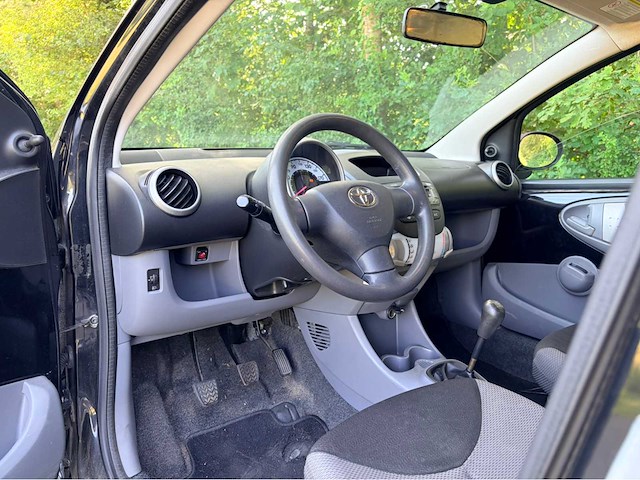 2009 toyota aygo airco - 5 deurs - 1.0-12v personenauto - afbeelding 10 van  12