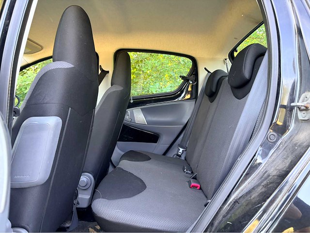 2009 toyota aygo airco - 5 deurs - 1.0-12v personenauto - afbeelding 11 van  12