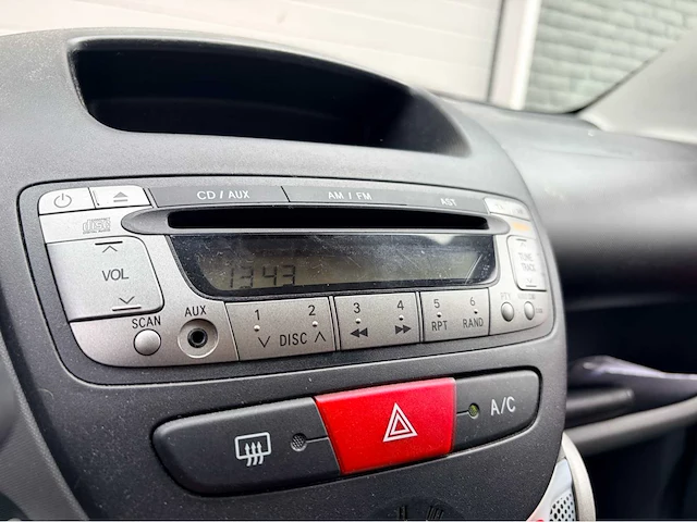2009 toyota aygo airco 1.0-12v access personenauto - afbeelding 2 van  12