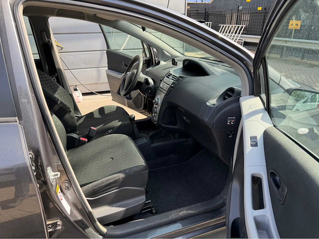 2009 toyota yaris 1.3 vvti cool personenauto - afbeelding 9 van  24