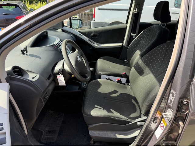 2009 toyota yaris 1.3 vvti cool personenauto - afbeelding 22 van  24