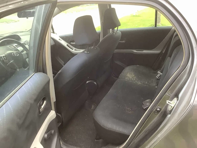 2009 toyota yaris 1.4 d-4d comfort personenauto - afbeelding 13 van  14