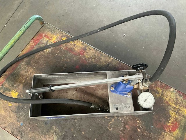 2009 uraca ux60/1 hydraulische pers - afbeelding 9 van  10