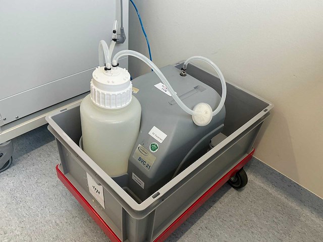 2009 vacuubrand bvc 21 nt vacuümpomp - afbeelding 3 van  5
