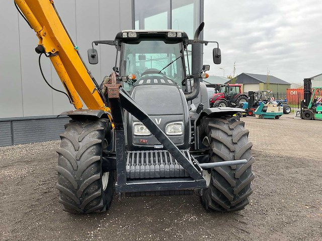 2009 valtra t182 direct vierwielaangedreven landbouwtractor met hemos maai-arm - afbeelding 4 van  42