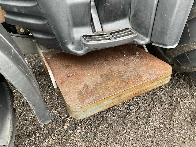 2009 valtra t182 direct vierwielaangedreven landbouwtractor met hemos maai-arm - afbeelding 9 van  42