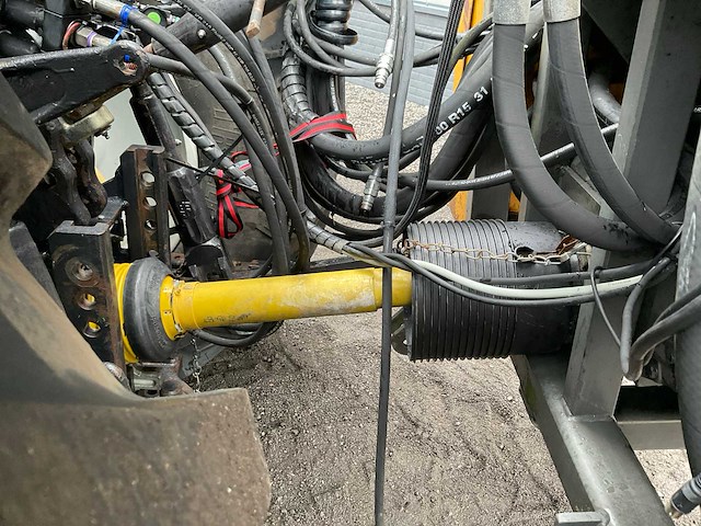 2009 valtra t182 direct vierwielaangedreven landbouwtractor met hemos maai-arm - afbeelding 13 van  42