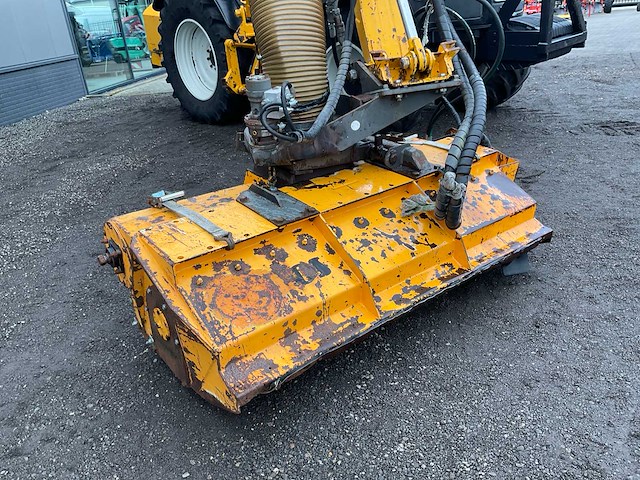 2009 valtra t182 direct vierwielaangedreven landbouwtractor met hemos maai-arm - afbeelding 41 van  42