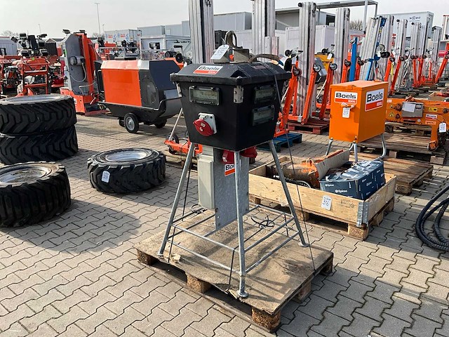 2009 vello v80.1.0132 bouw aansluitkast - afbeelding 1 van  12