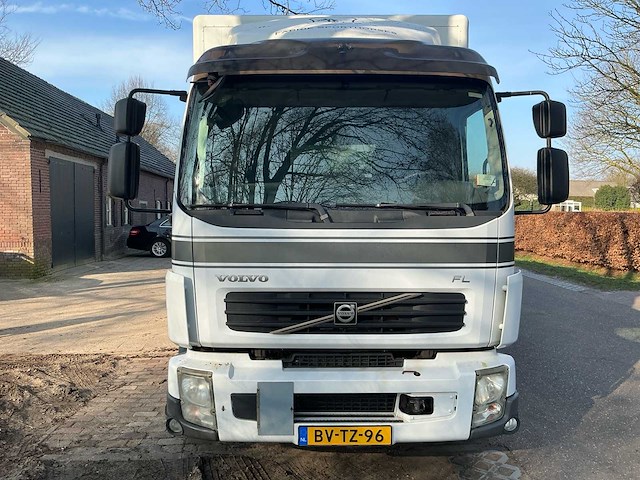 2009 volvo fl42n2 paardenwagen vrachtwagen - afbeelding 1 van  22