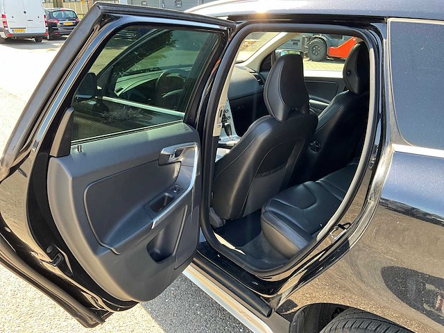 2009 volvo xc60 2.4 d5 awd summum personenauto 93-hkv-6 - afbeelding 22 van  39