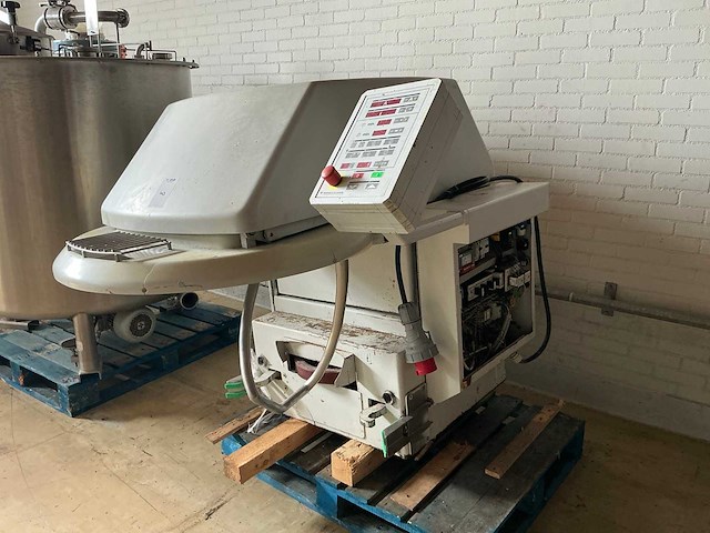 2009 werner&pfleiderer uc80ac n spiraalkneder - afbeelding 1 van  5