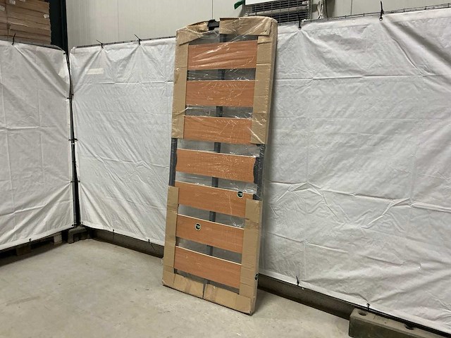 200x80cm bedframe - afbeelding 1 van  3