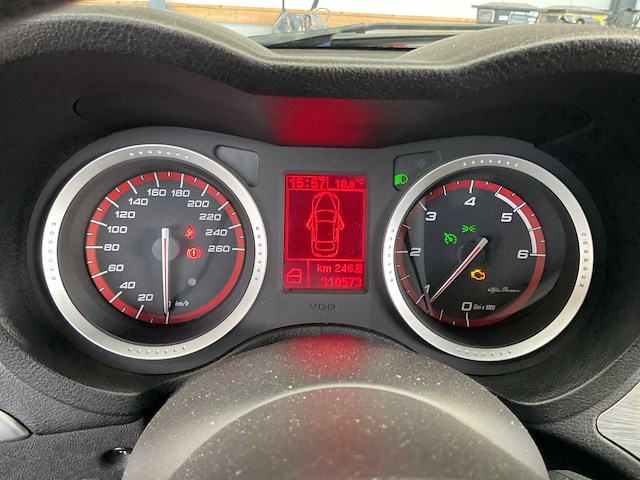 2010 - alfa romeo - 2010 - 159 sportwagon - 1.9 jtd - personenauto - afbeelding 14 van  15