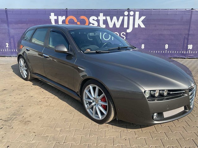 2010 - alfa romeo - 2010 - 159 sportwagon - 1.9 jtd - personenauto - afbeelding 2 van  15